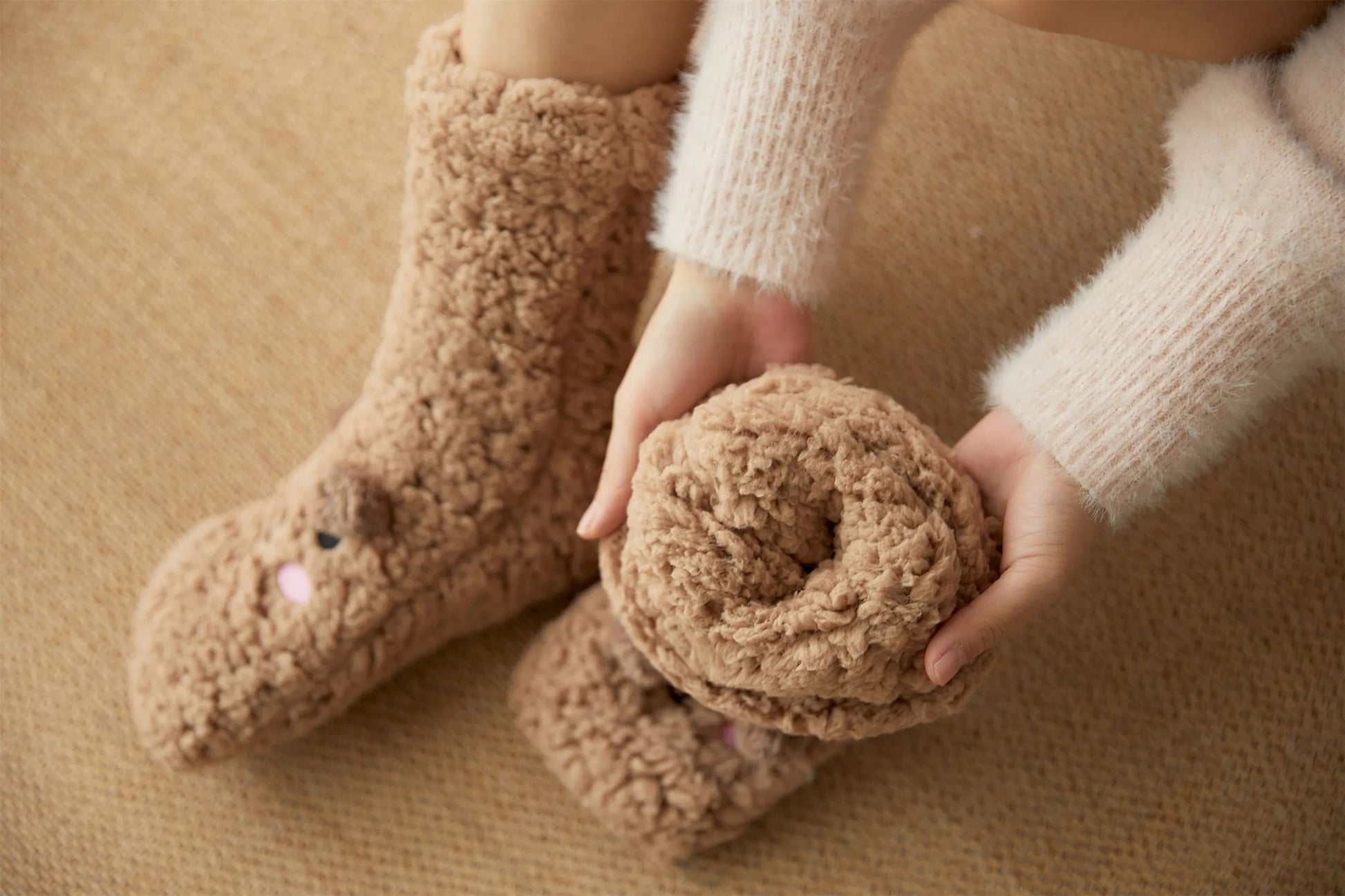 Cute cartoon dog fleece slipper socks, warm fluffy winter home socks for women

